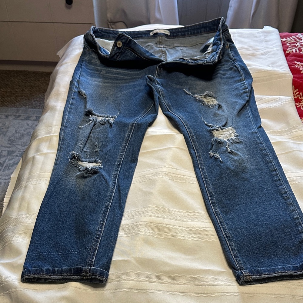 KanCan Distressed Blue Jeans